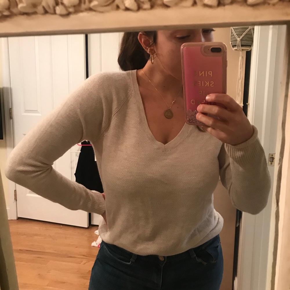 NWT Gap V-Neck Sweater